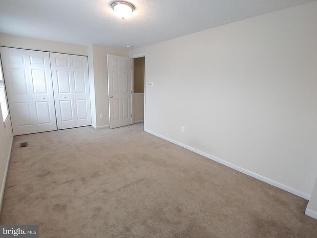 Building Photo - 1247 Seminole Dr