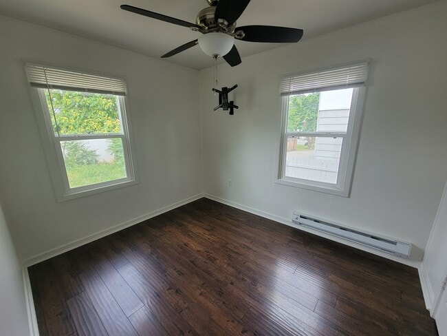 Building Photo - Spacious 2BR Duplex in Central Richland – ...