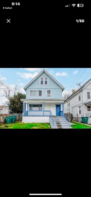 Building Photo - 136 Milton St