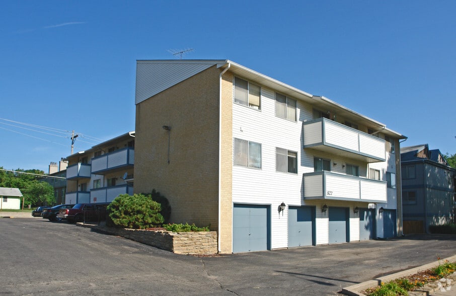 Building Photo - Chartwell Apartments
