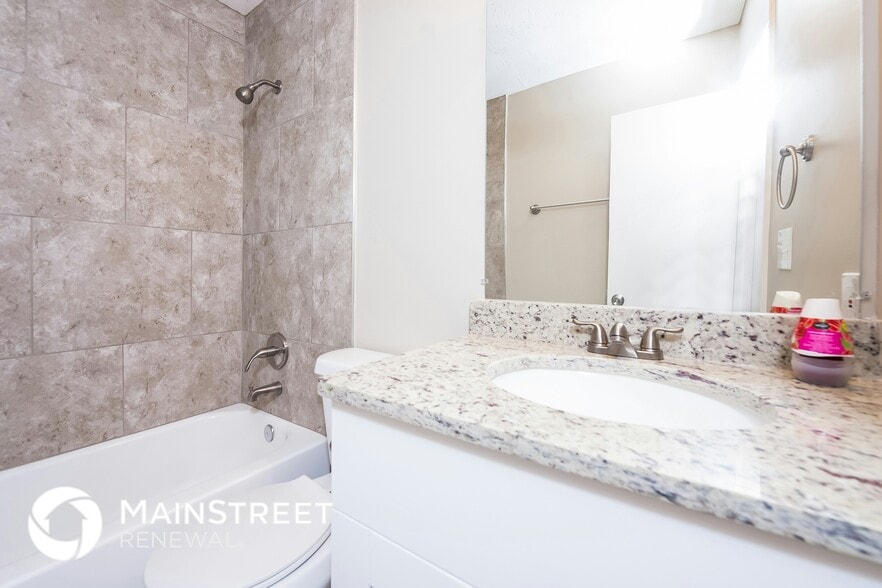 Building Photo - 5722 Phillips Dr