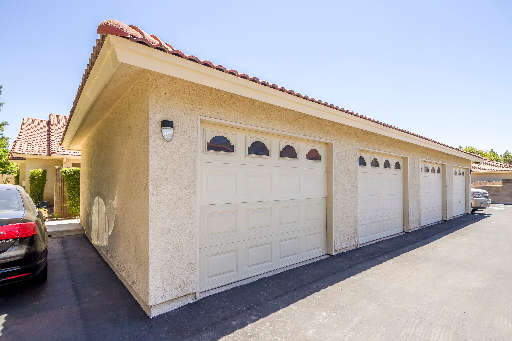 Building Photo - 1542 E Alluvial Ave