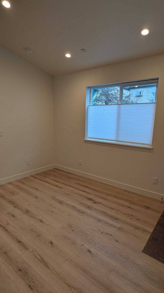 Building Photo - 1725 Spur Ridge Ln