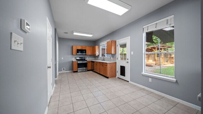 Building Photo - 8802 Ancient Willow Dr
