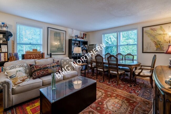Building Photo - 108 N George Mason Dr