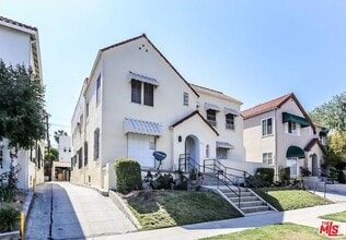 Building Photo - 635 N Plymouth Blvd