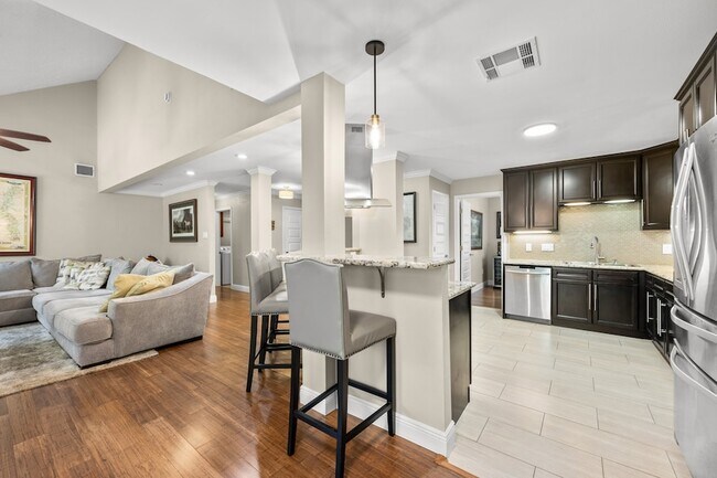 Building Photo - 43 Hickory Oak Dr