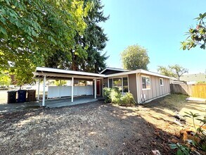 Building Photo - Cozy & Clean 3BR Home in North Tacoma