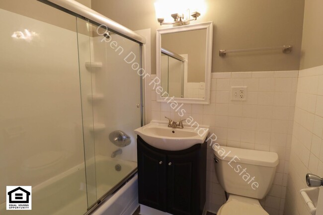 Building Photo - $200 off first months rent! Newly updated ...