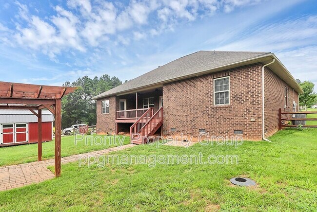 Building Photo - 141 Tall Fern Lp