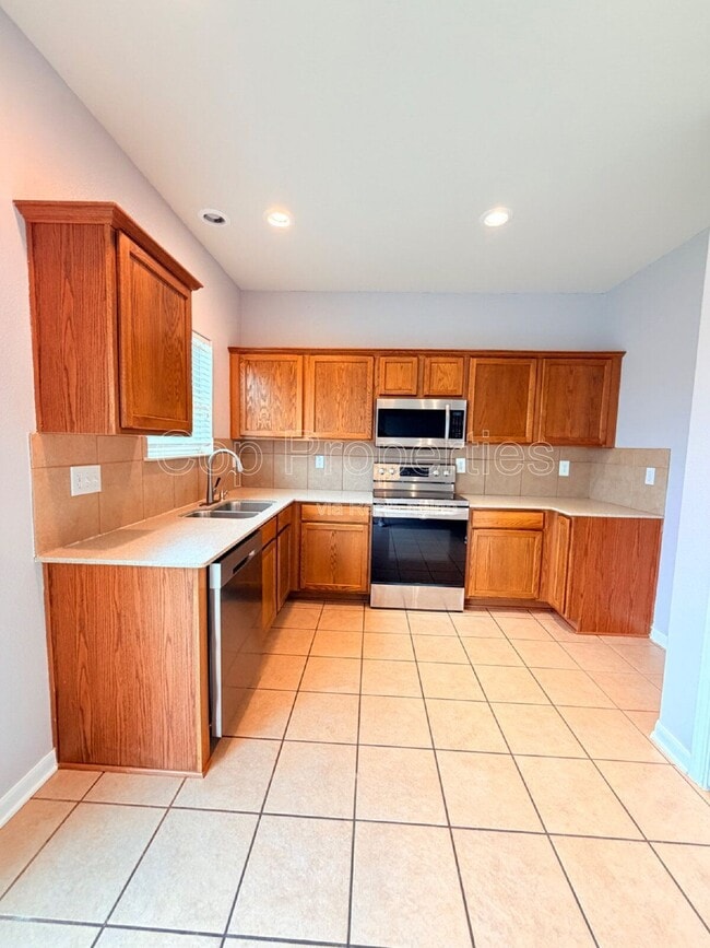 Building Photo - 6711 Buckhorn Cliff
