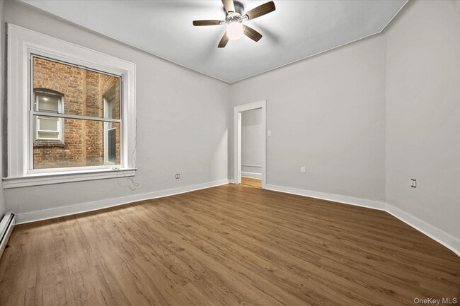 Building Photo - 325 Autumn Ave