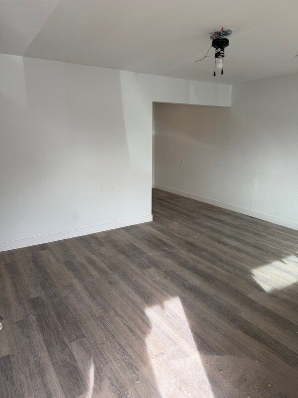 Building Photo - 390 W Lindbergh Ave