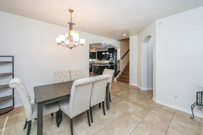 Building Photo - 9813 Sandhill Dr