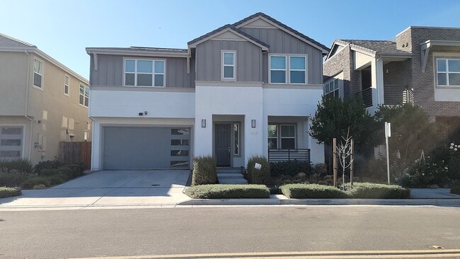 Building Photo - 2689 Tranquility St