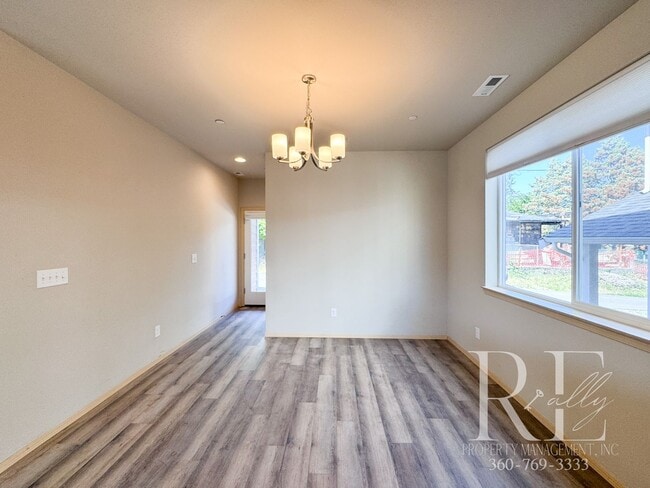 Building Photo - 1060 Banyan St