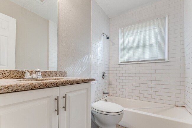 Building Photo - 9310 Forest View St