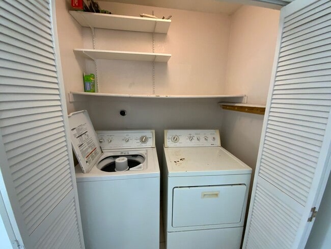 Building Photo - 4 Bedroom Single Story Home Available Near McMahon Blvd NW & Unser Blvd NW!