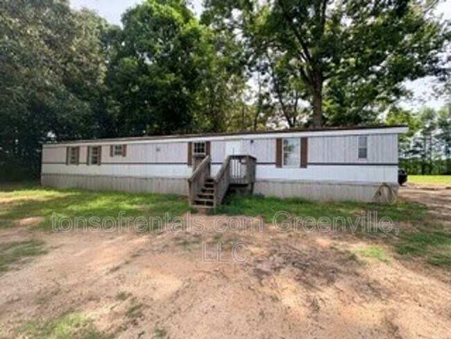Building Photo - 255 Pine Dr