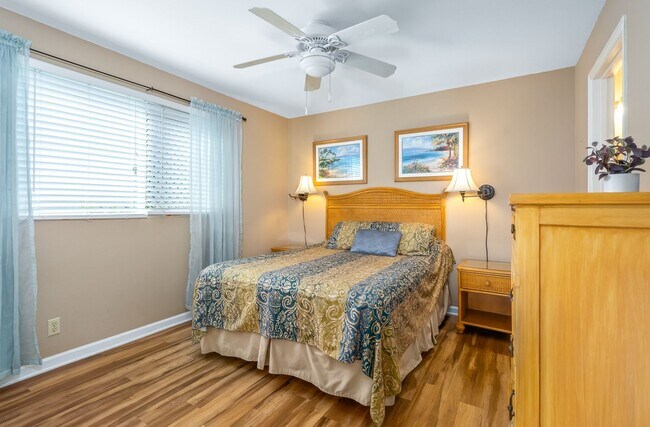 Building Photo - Fully Furnished 2 Bed/1.5 Bath, Maui Gardens Condo with Resort Amenities and Steps to the Beach!
