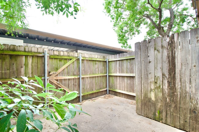 Building Photo - 806 N 62nd St