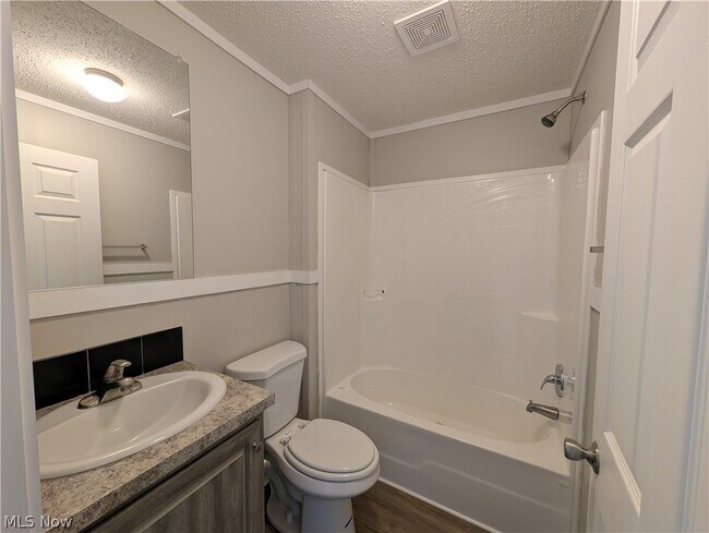 Building Photo - 215 Cedar Brook Dr