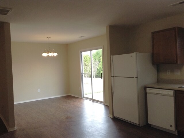 Building Photo - 5118 Valcourt Rd