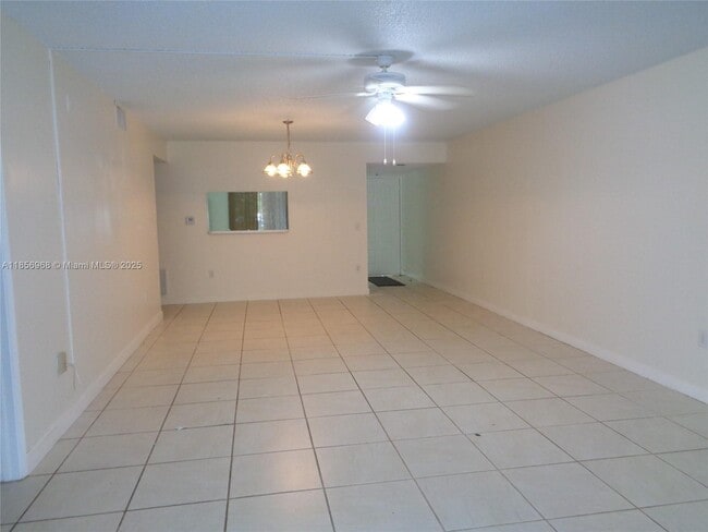 Building Photo - 901 SW 138th Ave