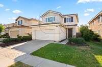 Building Photo - Functional 4 Bedroom Floor Plan with Indoor Laundry Hookups