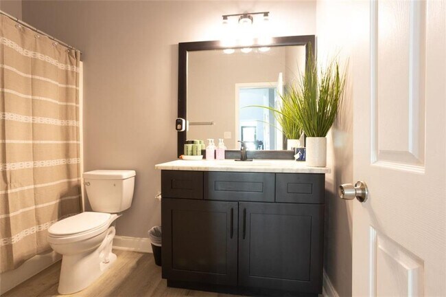 Building Photo - 4867 Pinnacle Dr