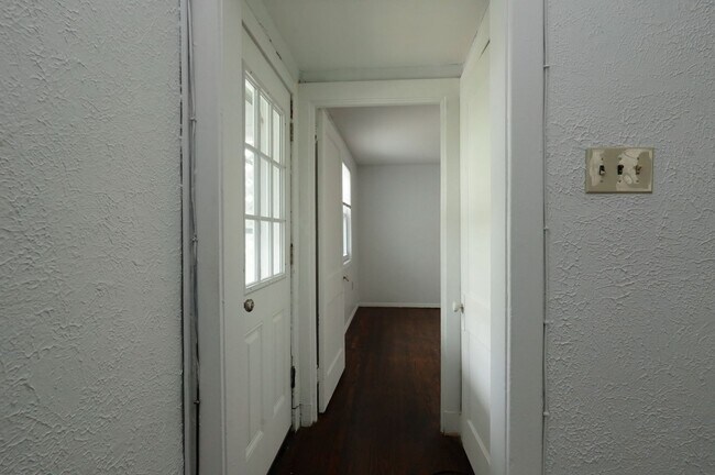 Building Photo - 2309 Tilbury Ave
