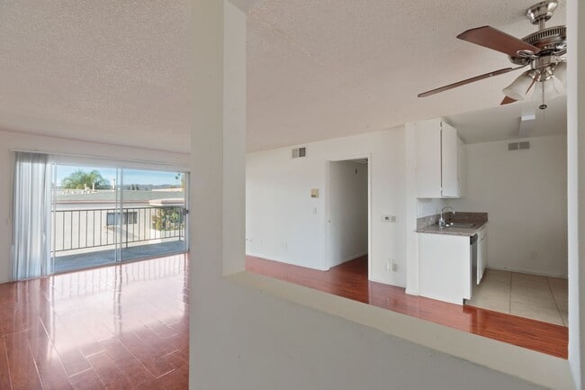 Building Photo - 7233 Loma Verde Ave