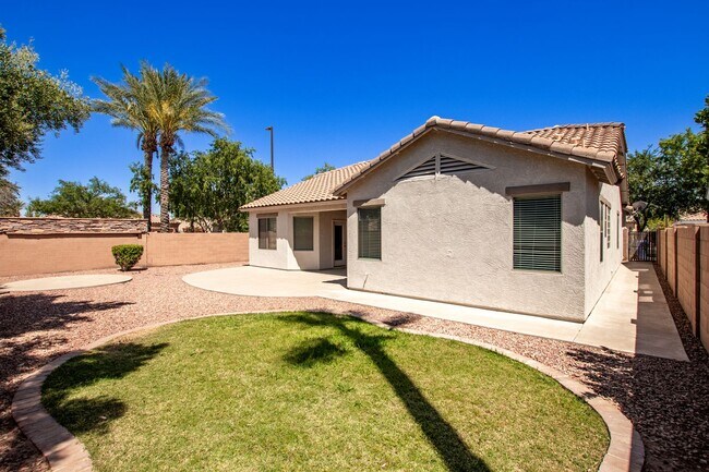 Building Photo - Must See 4 Bedroom Home near San Tan Mall