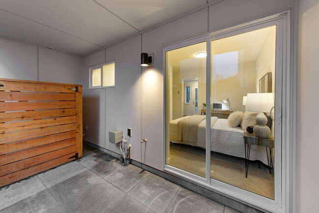 Building Photo - New Construction Townhouse - 2 Bedroom Columbia City