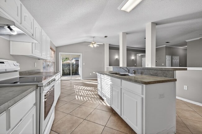 Building Photo - 1602 Trent St