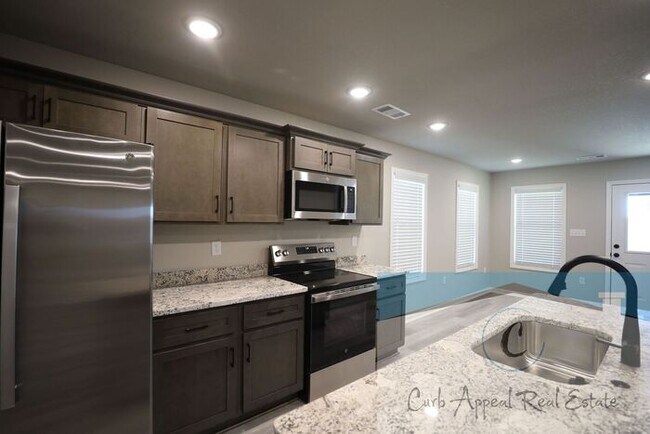 Building Photo - Move in special of $950!! Beautiful new construction 3 bed / 2 bath home in Jonesboro - Brookland...