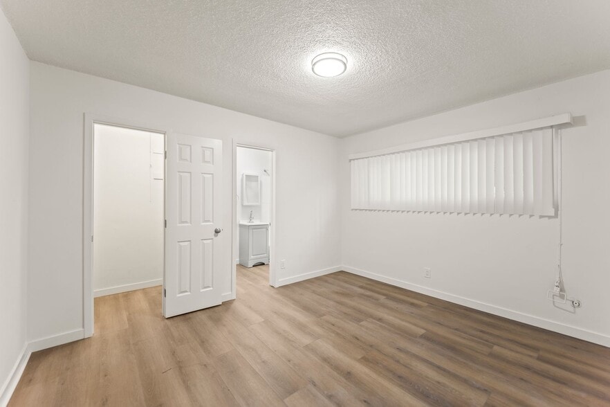 Building Photo - 9721 San Pedro St