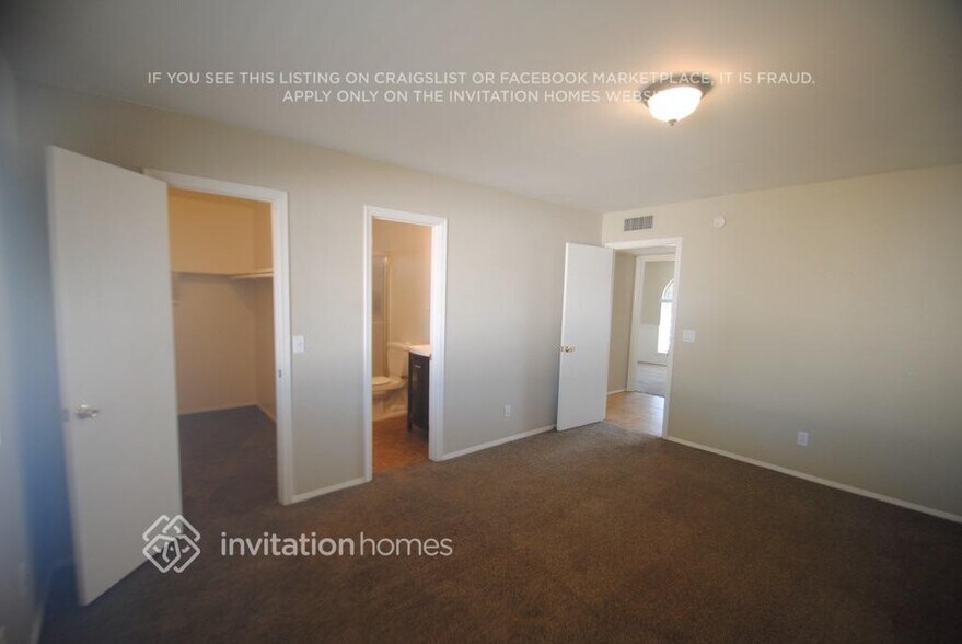 Building Photo - 656 S Robin Ln