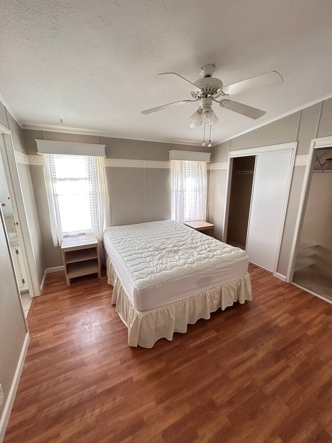 Building Photo - 38816 Bronco Dr