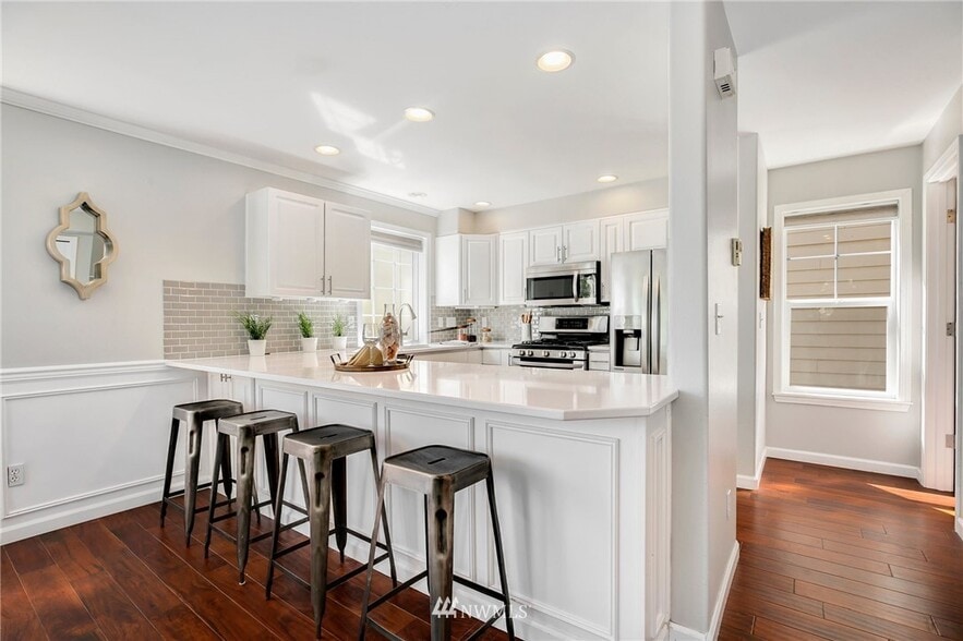 Building Photo - 3619 Phinney Ave N