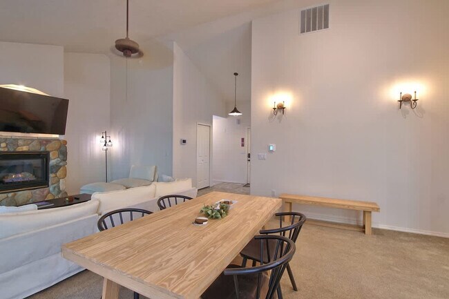 Building Photo - 2372 NW Meadows Dr