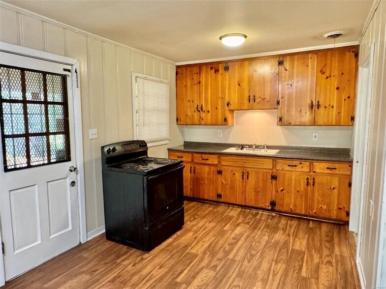 Building Photo - 3727 Audubon Rd