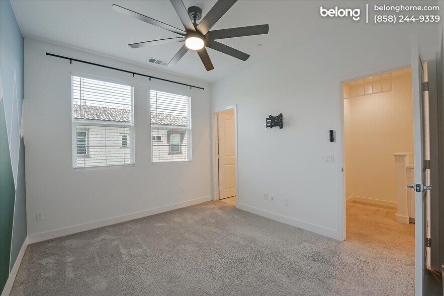 Building Photo - 4367 Pacifica Wy