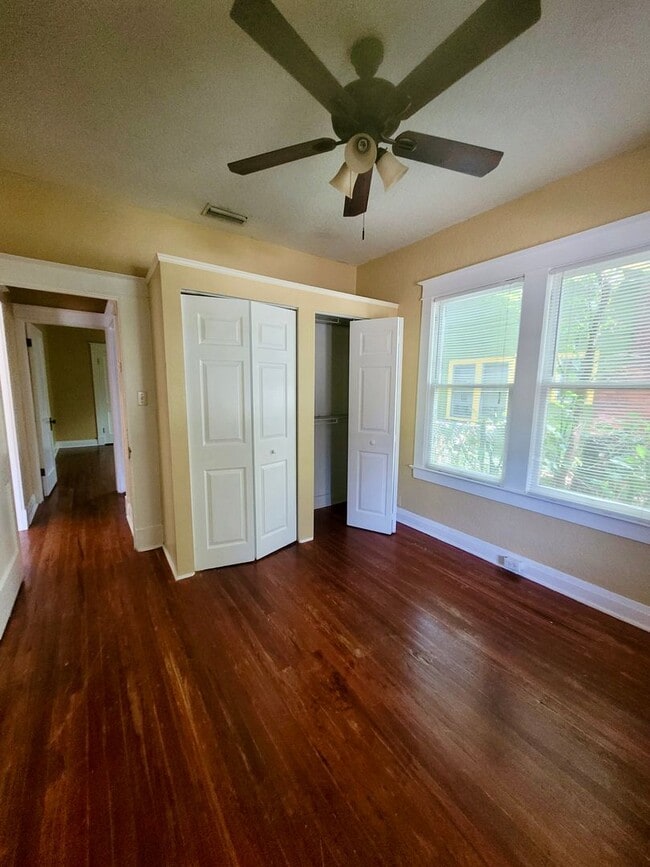 Building Photo - Charming 2 bed 1 bath in Historic District...