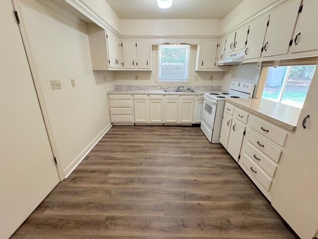 Building Photo - COME MEET YOUR NEW HOME!!!