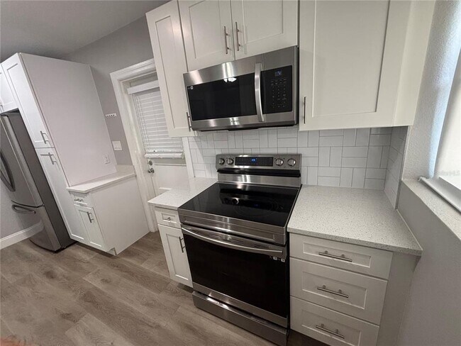 Building Photo - 6035 Sage Dr