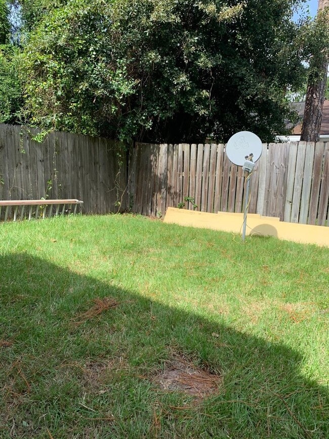 Building Photo - Charming 2 bed, 1.5 bath