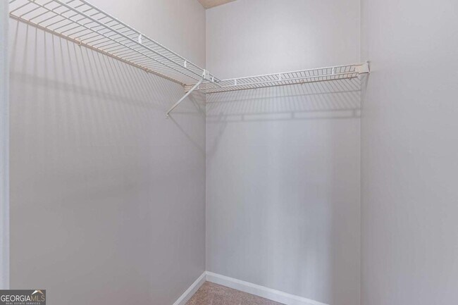 Building Photo - 736 Singley Dr