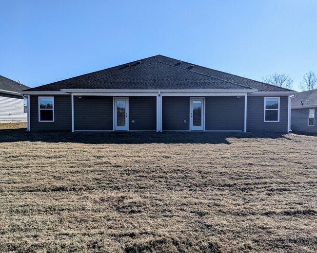 Building Photo - 707 Short Leaf Ln