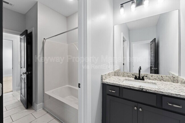 Building Photo - 2217 Laurens St